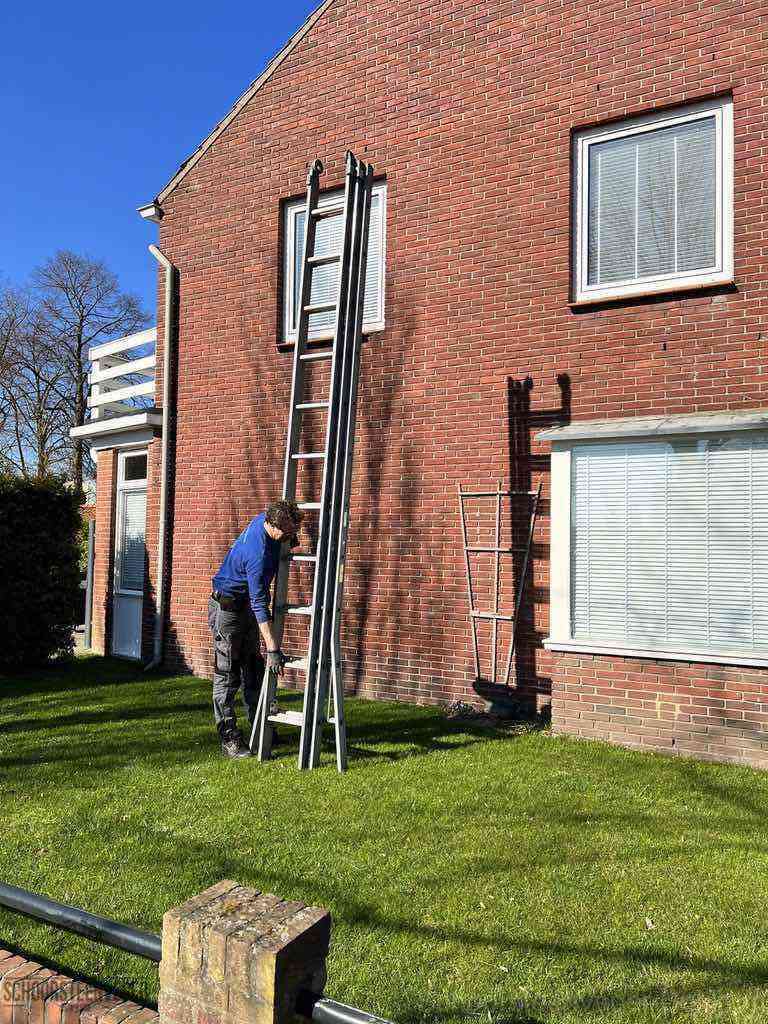 Dokkum schoorsteenveger huis ladder