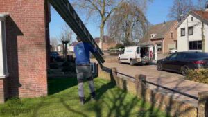 Schoorsteen onderhoud Dokkum ladder bus